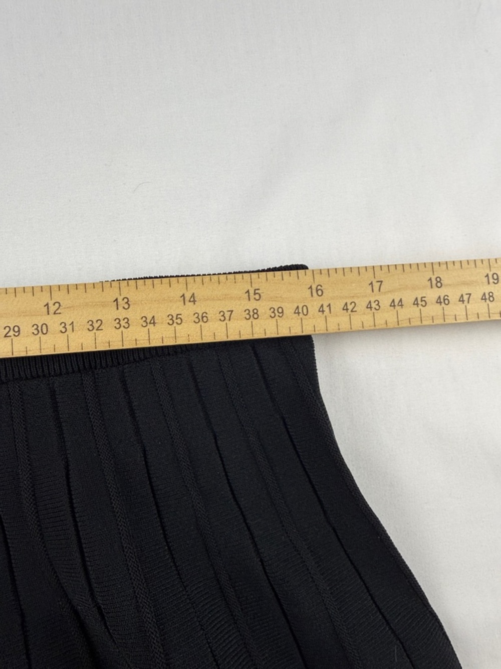 A New Day Black Pleated Mini Skirt XL Knit Stretch Pull On EUC - Picture 3 of 5